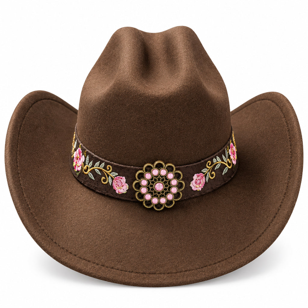 CP2 chapeau de cowboy western en feutre style country chic disponible en plusieurs designs motifs peau de vache audacieux ou finitions brodées élégantes avec ceinture bijou idéal pour soirée country et look bohème