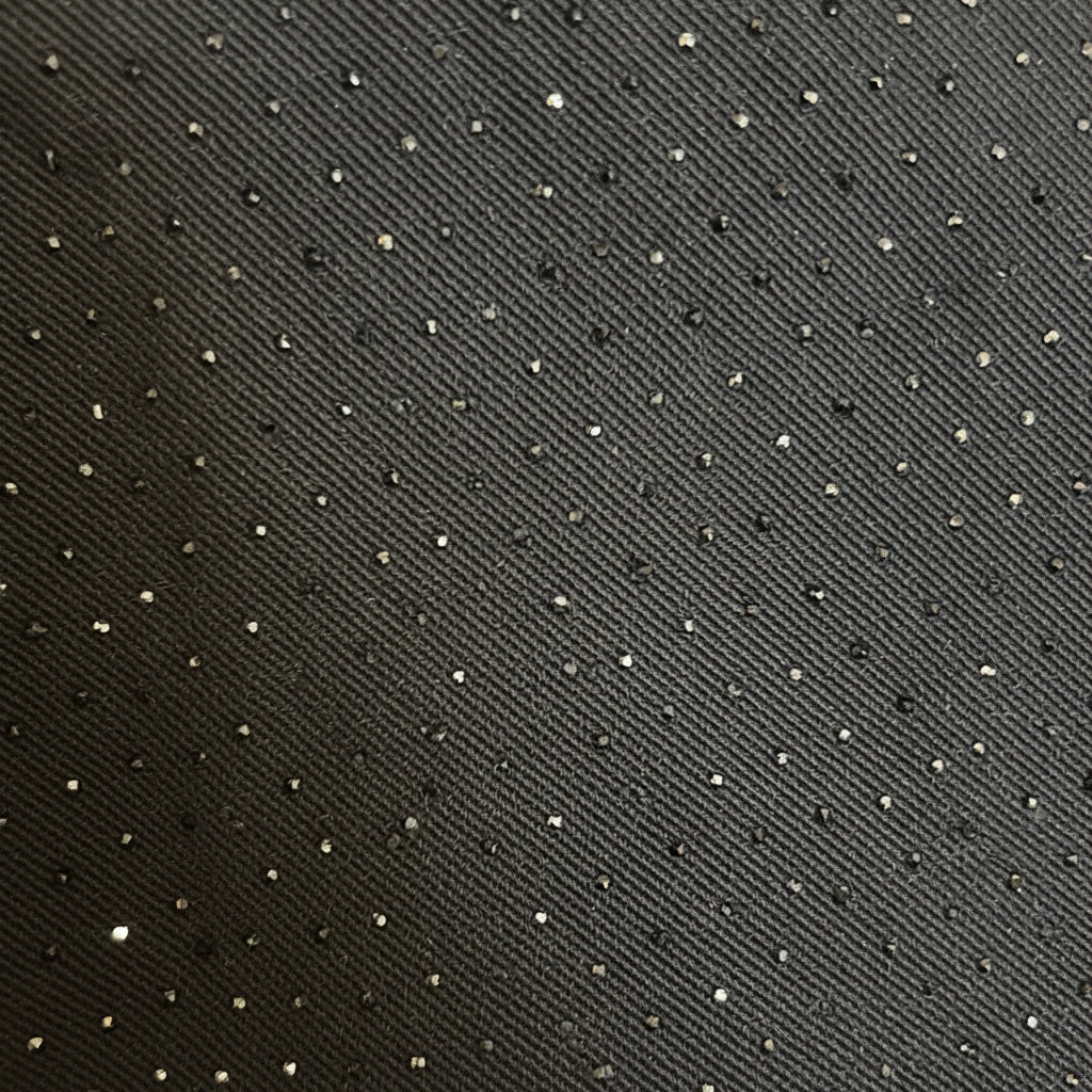 5885 JEANS NOIR TAILLE46 STRASS DEVANT. STRECH TAILLE TRES BIEN TAILLE HAUTE