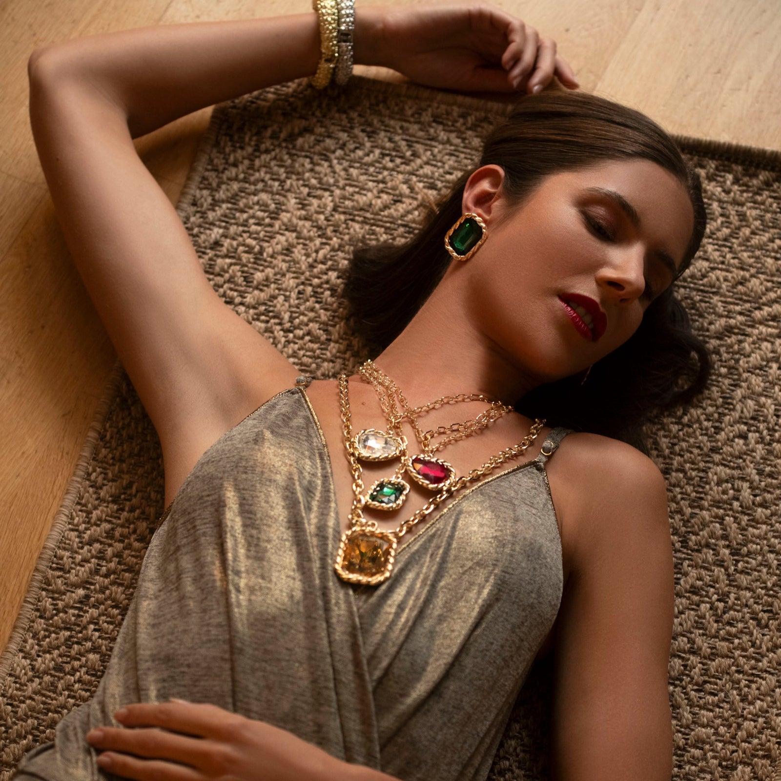 T004 NIIKI PARIS Collier coeur techni transparent couleur disponible Crystal (blanc) vert,bleuet rouge.Boucles d oreilles assorties ( En stock ou sur précommande)