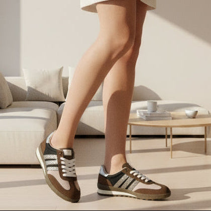 FY1065 Baskets Uniques en Daim Marron et Tissu Beige avec Bandes Pailletées et Talon Zébré pour Confort et Style Quotidien