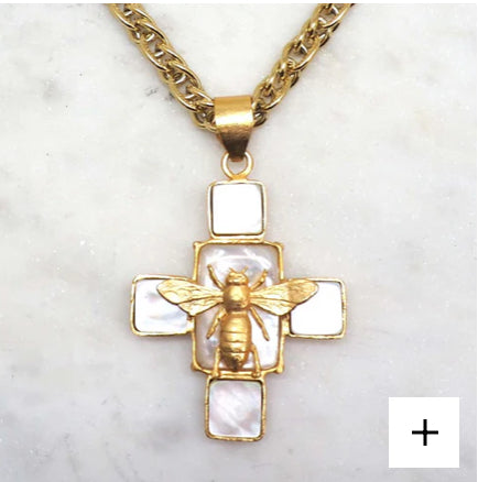 PRECOMANDE 10 JOUR NIIKI PARIS collier(NCN1197) Honey croix abeille nacre (sur commande)