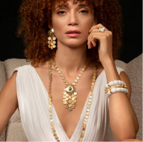 NIIKI PARIS 1004 Minea boucles d’oreilles (pieces martelées atapatite) Tout les bijoux NIIKI indisponibles sont en précommande dans un délai de 15 jours ouvrables voir en privé avec Laetitia .