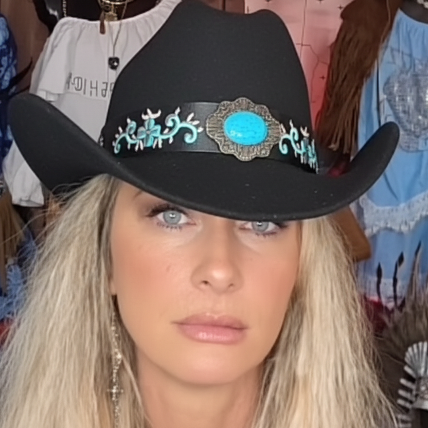 CHAPEAUX de cow-boy style western chic 902 et bohème avec bandeau brodé floral, médaillon central travaillé et finitions premium. l&