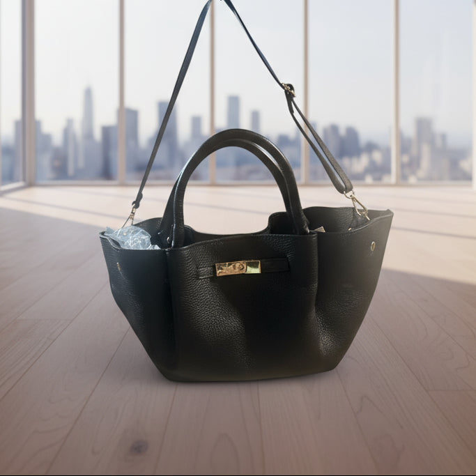 2506 sac en cuir grainé noir et rose poudré l(L46cm et H29cm)