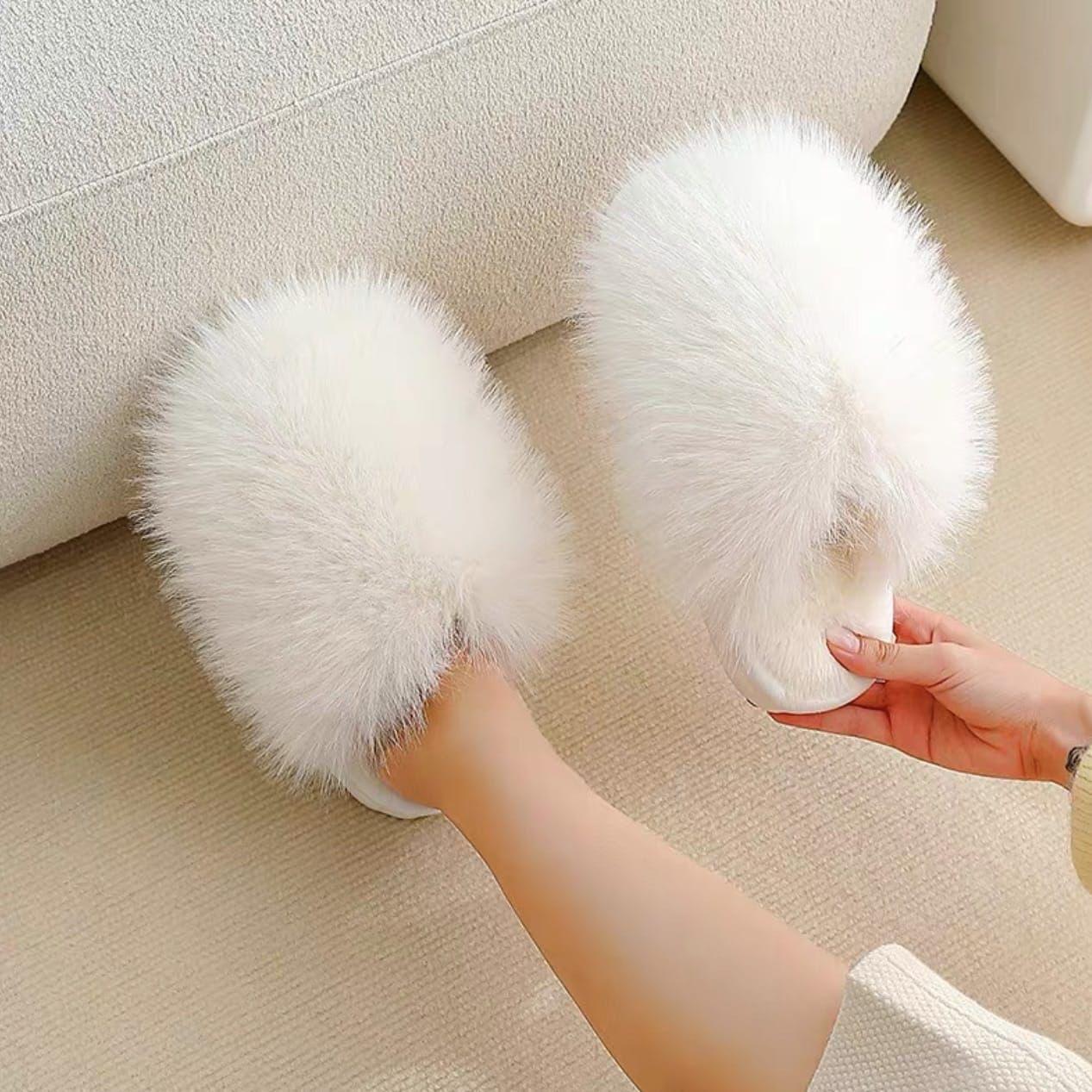 BNB19 Chaussons Moumoutes pour Femme Confort Absolu Poils Longs Doux et Chauds Idéaux pour Soirées Froides et Activités Quotidiennes