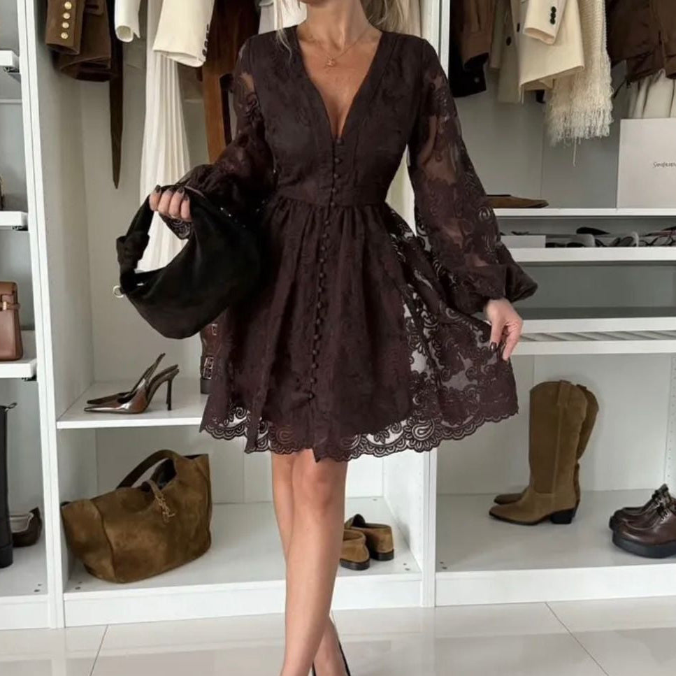 Robe dentelle 27506 – robe patineuse femme avec décolleté en V, taille cintrée et manches longues resserrées aux poignets par élastiques, allure romantique et élégante pour cérémonie ou soirée