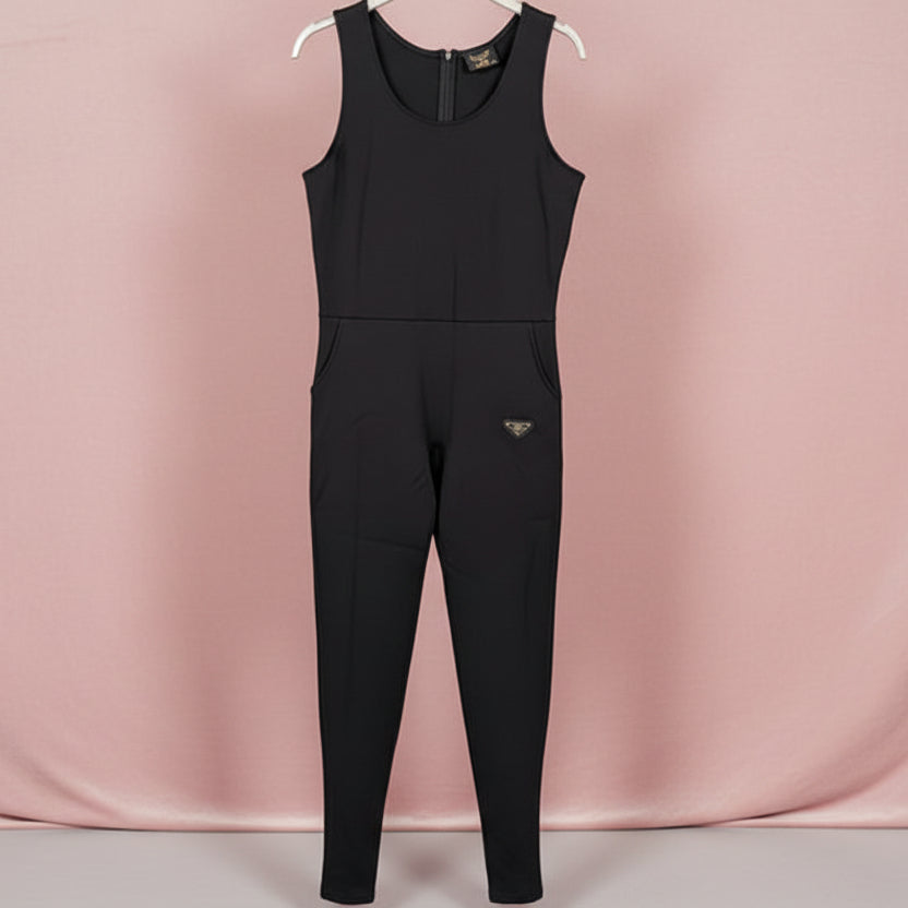 Ensemble raffiné TATU 9130 – combinaison femme et doudoune assortie, tenue deux pièces au style chic et moderne, coloris rose ou beige champagne selon la variante, pour vos tenues de saison en soirée.