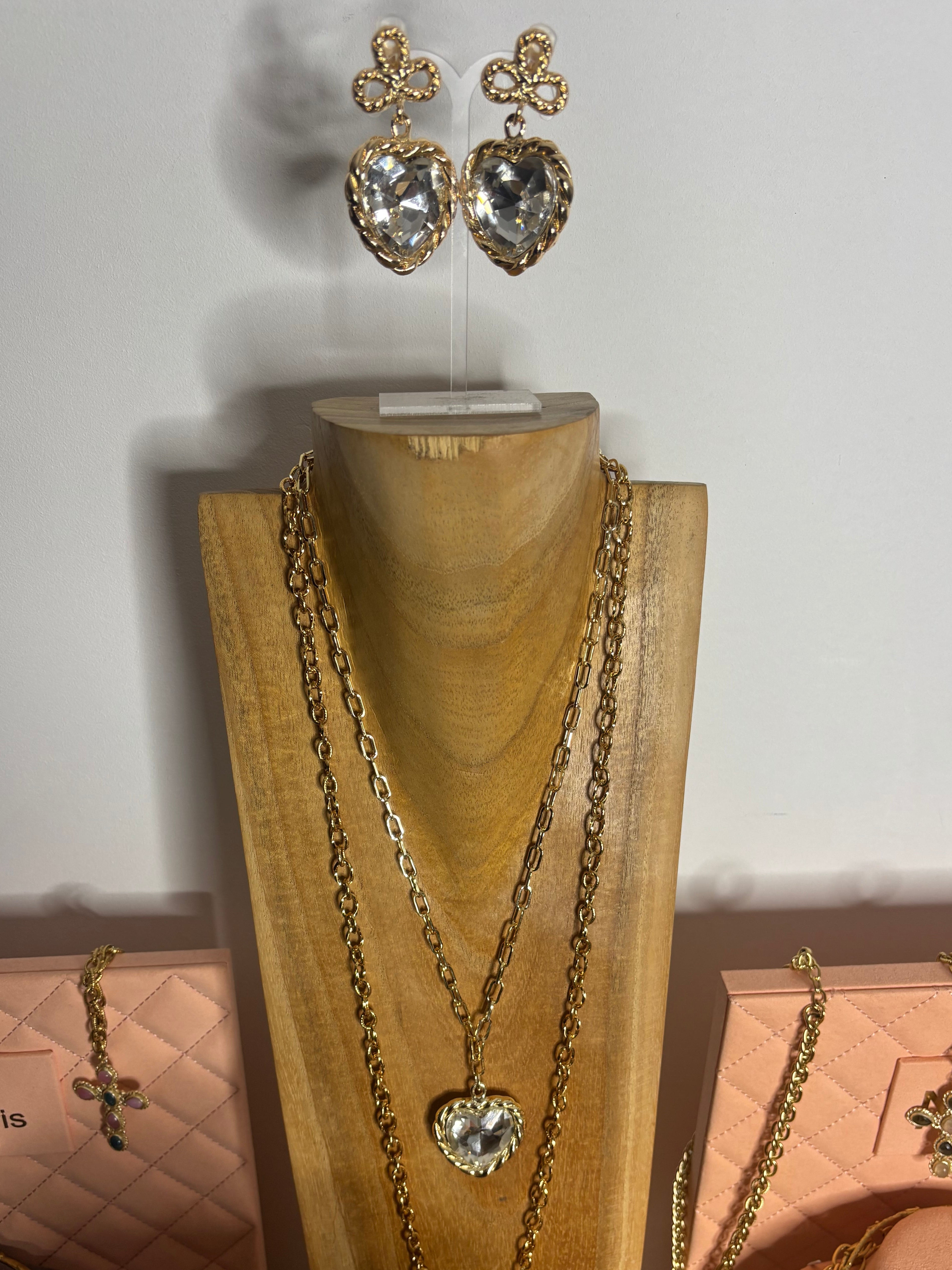 T004 NIIKI PARIS Collier coeur techni transparent couleur disponible Crystal (blanc) vert,bleuet rouge.Boucles d oreilles assorties ( En stock ou sur précommande)