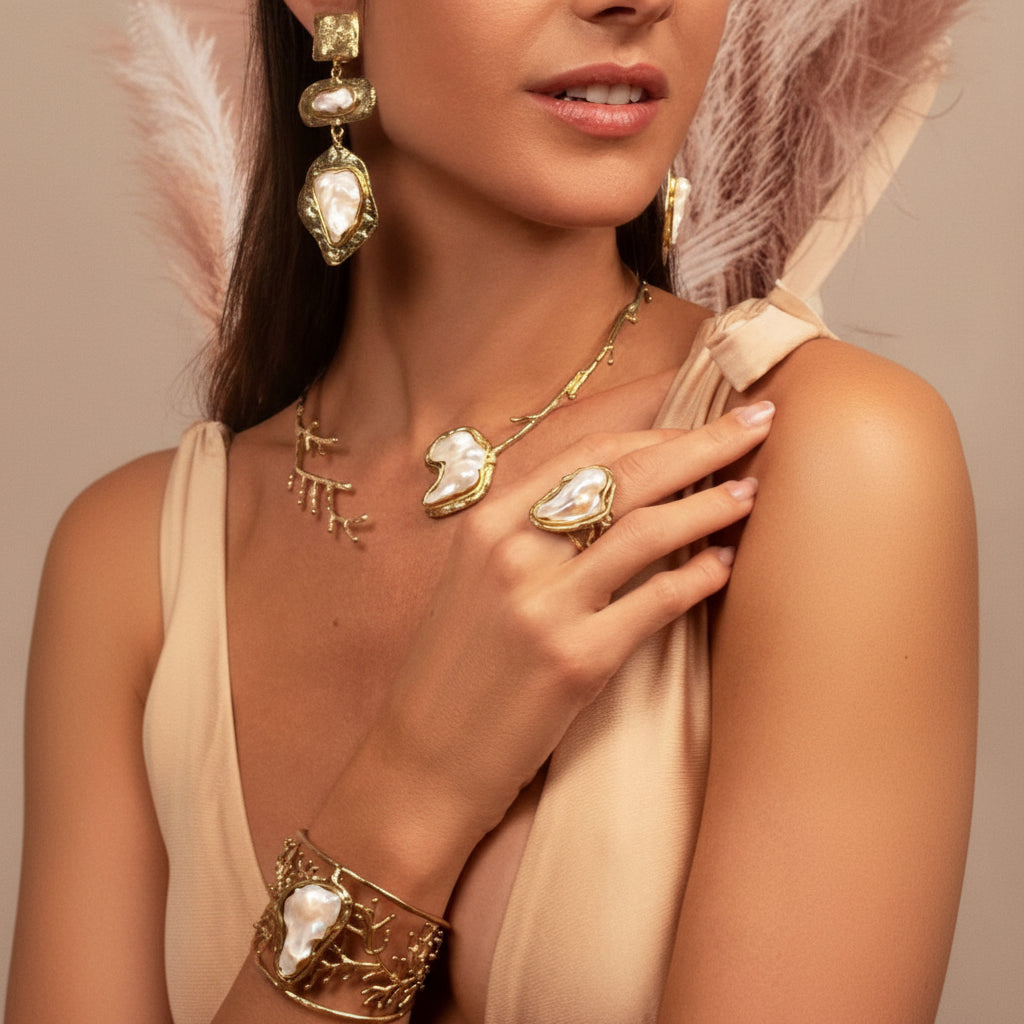NIIKI PARIS 1179 bijoux feuille pierre nacrée chaque article vendu séparément Tout les bijoux NIIKI peuvent être précommandé délai de 15 jours ouvrables voir en privé avec Laetitia .