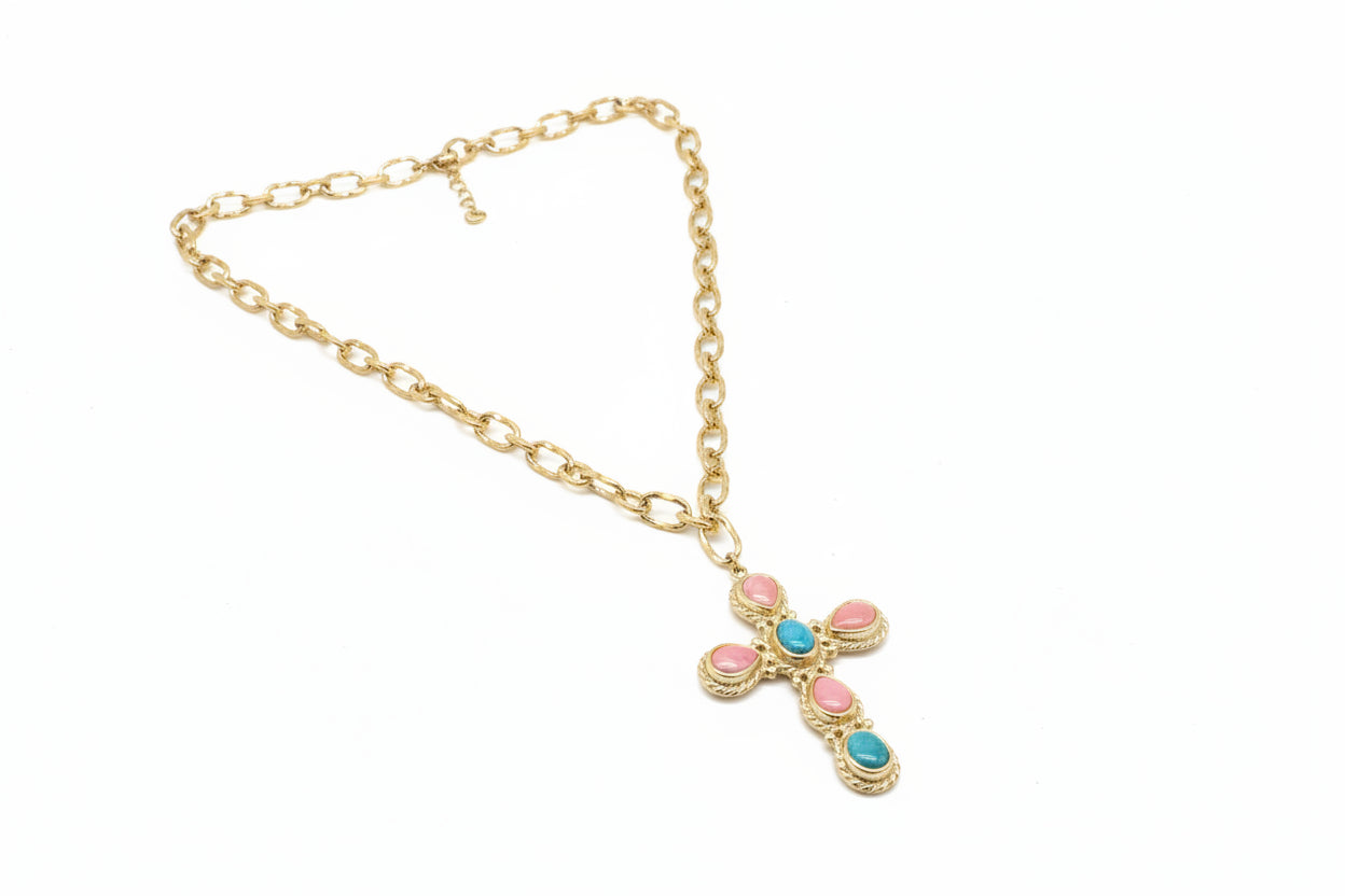 COLLIER NIIKI PARIS AVEC PENDENTIF CROIX rhodochrosite et apatite Tout les bijoux NIIKI indisponibles sont en précommande dans un délai de 15 jours ouvrables voir en privé avec Laetitia .