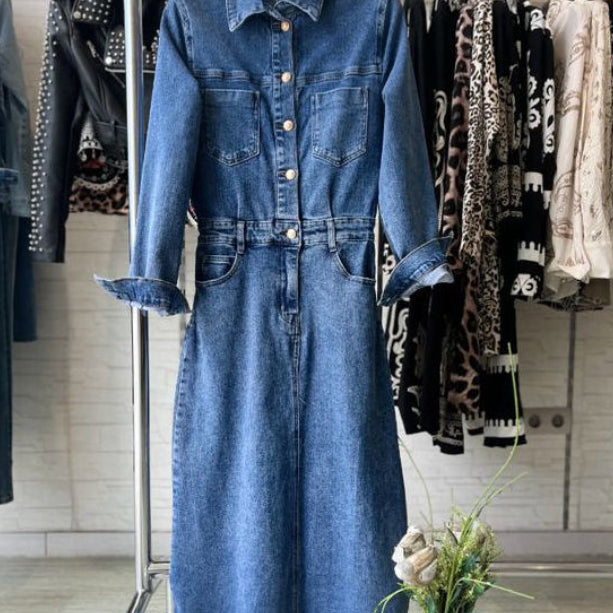 ROBE JEANS 5191 - style intemporel et confortable - boutonnage pression devant - poches poitrine et taille - coupe flatteuse - ideale pour toutes les saisons - tissu denim de qualité
