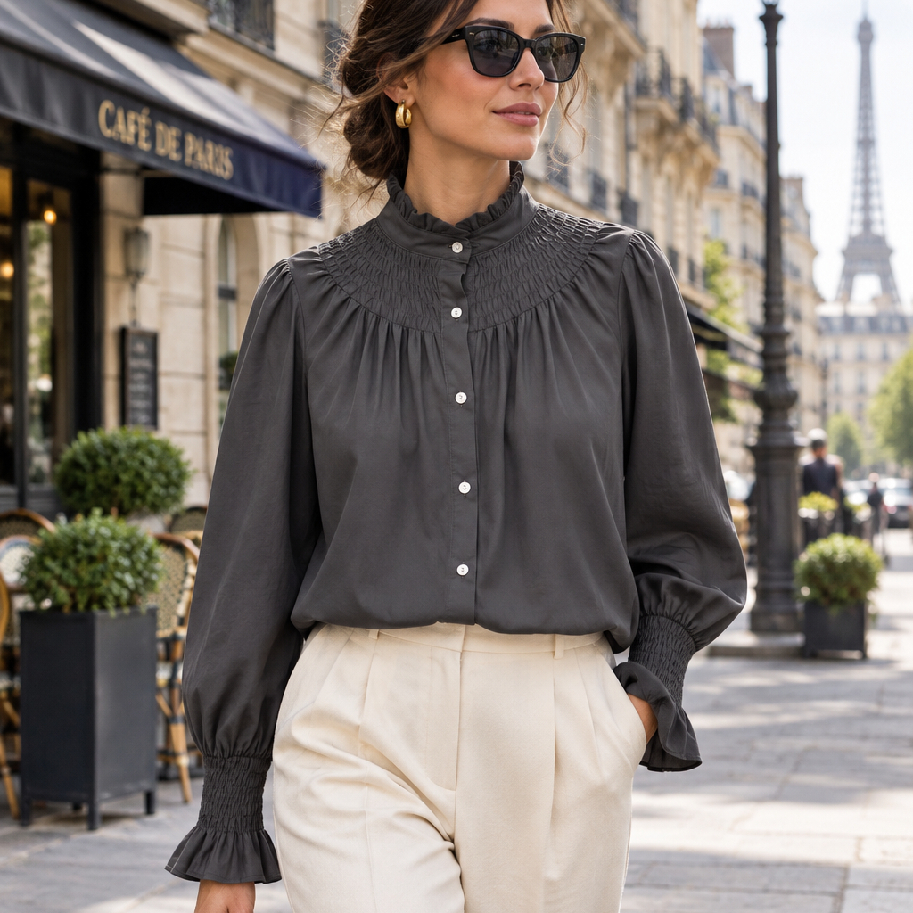 Chemisier romantique 119614 – blouse femme à col montant froncé, manches longues bouffantes et poignets ajustés, boutonnage devant et coupe fluide, style bohème chic pour le quotidien
