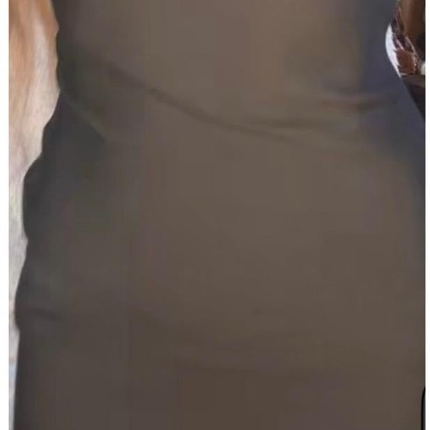 POPUP J07 ROBE GAINANTE ET DÉCOLLETÉ