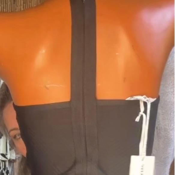 POPUP J07 ROBE GAINANTE ET DÉCOLLETÉ