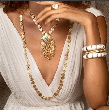NIIKI 1005 SUNSET COLLIER (PIECES MARTELÉES ET UNE APATITE)