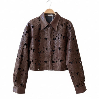Blouson ajouré MBB8915 – veste courte femme en similicuir marron chocolat avec découpes florales au laser, col chemise et boutons devant, pièce originale pour une tenue chic de saison