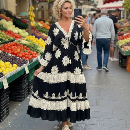 ROBE Longue Bohême : PAP61 MARGUERITE Taille Unique du  38/46  avec broderies fleurs et dentelle ✨ le look folk parfait pour briller. coupe fluide, détails sequins et esprit hippie chic. dispo en noir, beige et turquoise ! 🌸