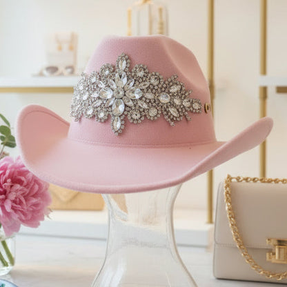 CHAPEAU  strass de cow-boy rose poudré en feutrine douce 908 avec broche luxueuse en strass argentés étincelants style barbiecore et country chic idéal pour soirée à thème anniversaire festival evjf ou look glamour