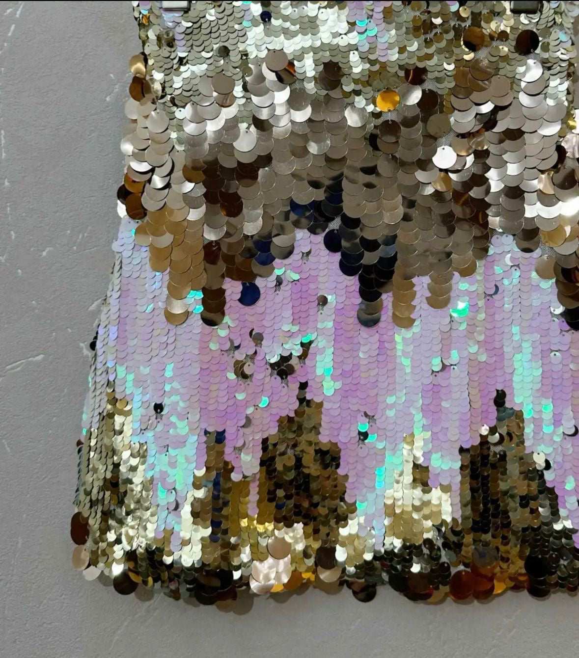 JUPE 797 mi-cuisse de sequins de différentes tailles idéale pour de nombreuses occasions y compris les fêtes 100% polyester (285g)