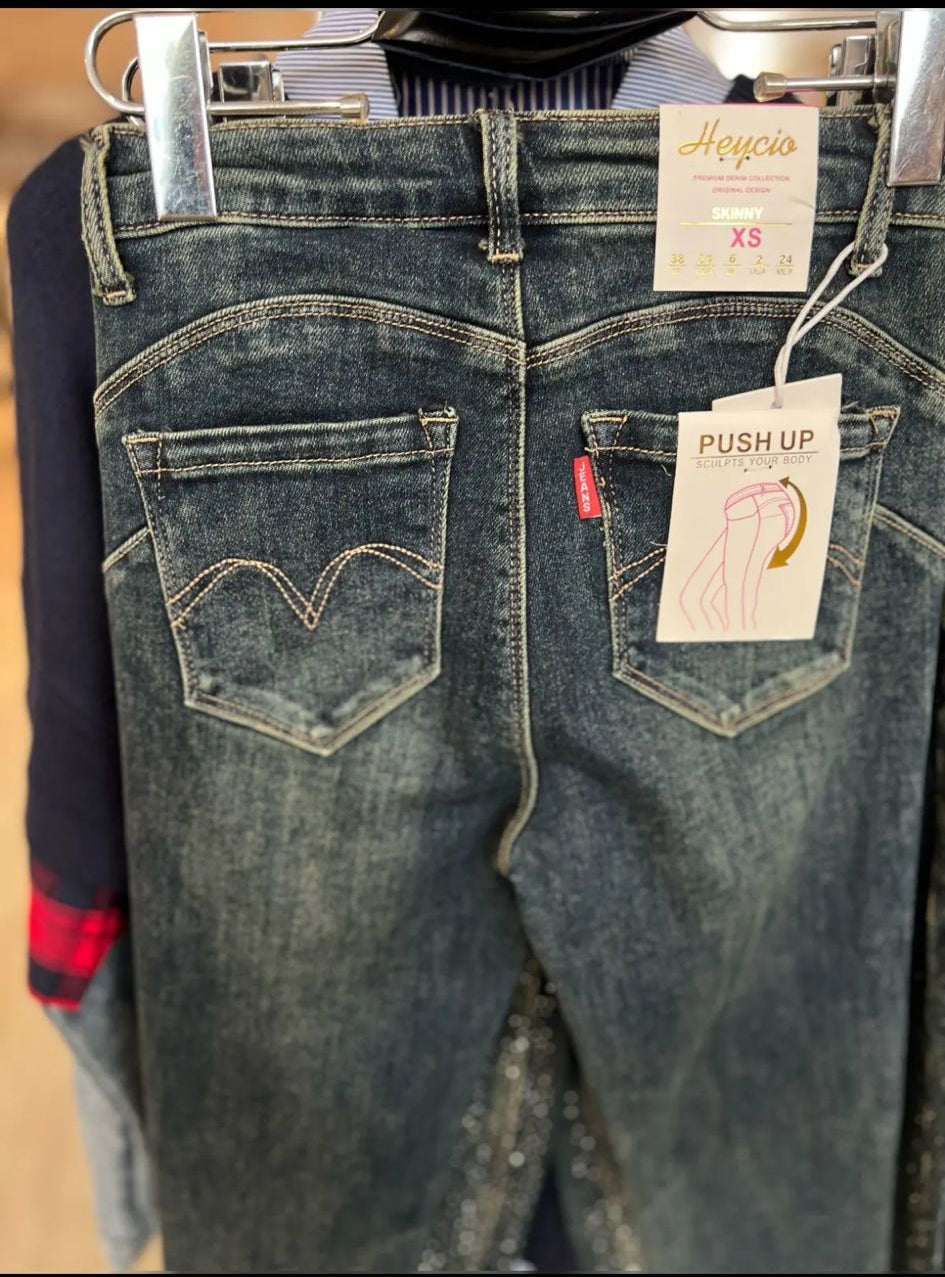 1010 JEANS SLIM taille ajusté push up et slim pour un look chic et élégant