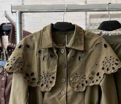 MX083 Veste Demi-Saison en Suédine avec Collerette Ajourée et Ceinture Intégrée pour un Ajustement Personnalisé et Confort Doux