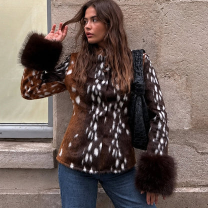 Veste Bambi 82230 – veste femme en fausse fourrure à motif faon brun et blanc, col montant et poignets volumineux en poils longs, style original pour l&