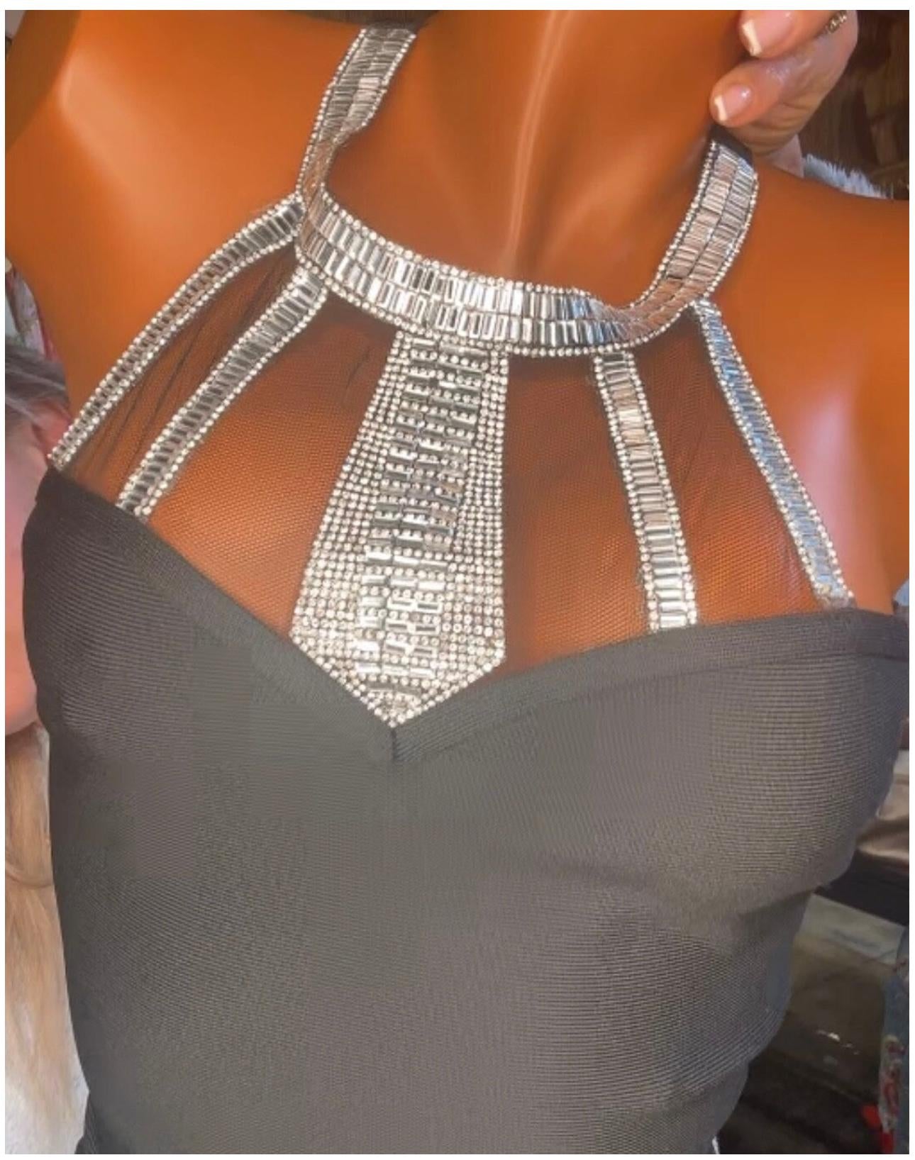 POPUP J07 ROBE GAINANTE ET DÉCOLLETÉ
