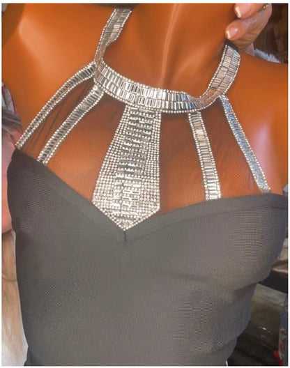 POPUP J07 ROBE GAINANTE ET DÉCOLLETÉ