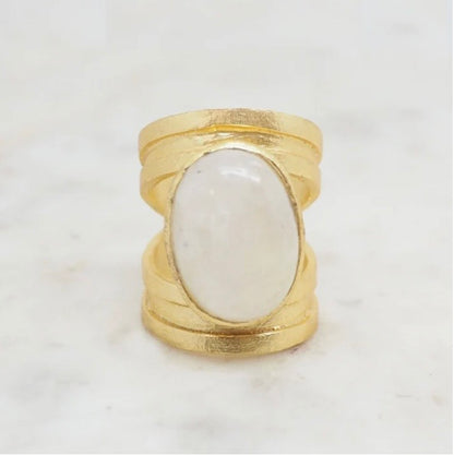 NIIKI PARIS ; 12 golden  collection golden âge géométrique laiton doré a l or 28 carats Tout les bijoux NIIKI indisponibles sont en précommande dans un délai de 15 jours ouvrables voir en privé avec Laetitia .