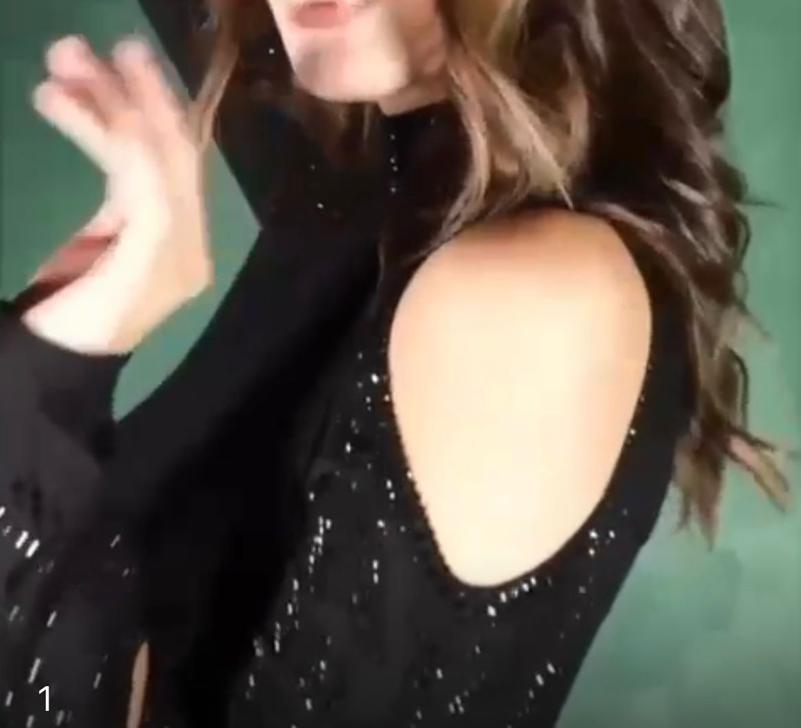 2069 Top de luxe parsemé de strass noir tout alvéolé sur les épaules et bras dos nu pour un côté sexy