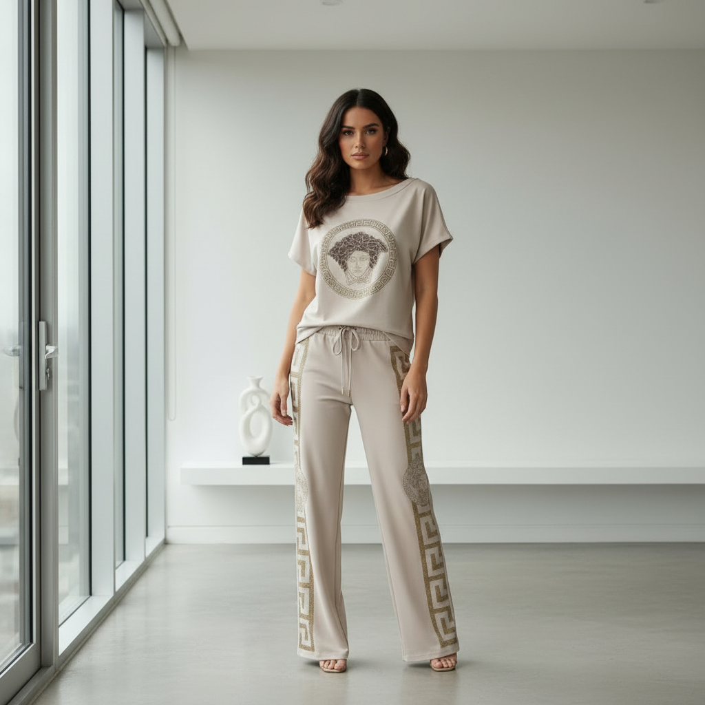 VERSAGE 1127 TATU « Élégantes &amp; Mode » réécrites entièrement en minuscules :• ensemble loungewear chic : l&