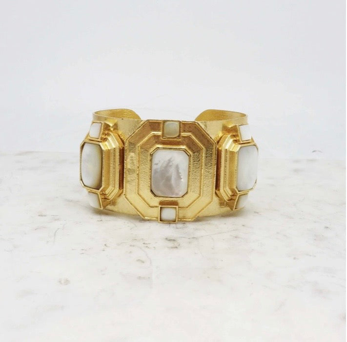 NIIKI PARIS ; 12 golden  collection golden âge géométrique laiton doré a l or 28 carats Tout les bijoux NIIKI indisponibles sont en précommande dans un délai de 15 jours ouvrables voir en privé avec Laetitia .