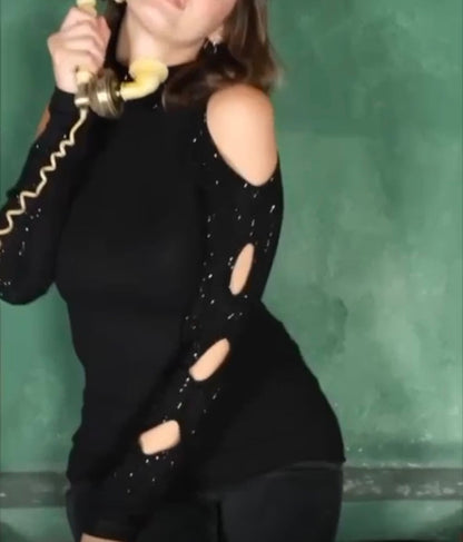 2069 Top de luxe parsemé de strass noir tout alvéolé sur les épaules et bras dos nu pour un côté sexy