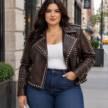 Perfecto clouté LR2977 – blouson biker femme marron foncé en similicuir avec clous argentés, fermeture zippée asymétrique et ceinture à boucle, style rock chic pour l&