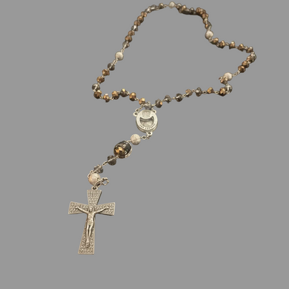 chapelet en acier inoxydable argenté avec magnifiques perles marron cuivre, médaille de la vierge sertie contenant de l&