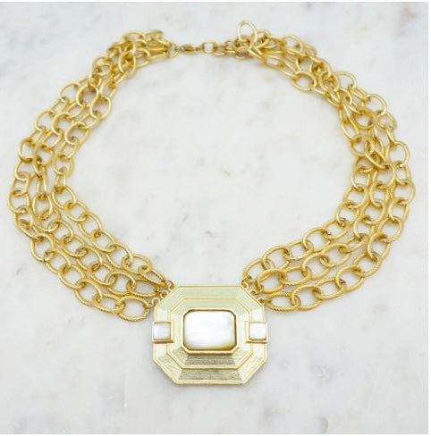 NIIKI PARIS ; 12 golden  collection golden âge géométrique laiton doré a l or 28 carats Tout les bijoux NIIKI indisponibles sont en précommande dans un délai de 15 jours ouvrables voir en privé avec Laetitia .