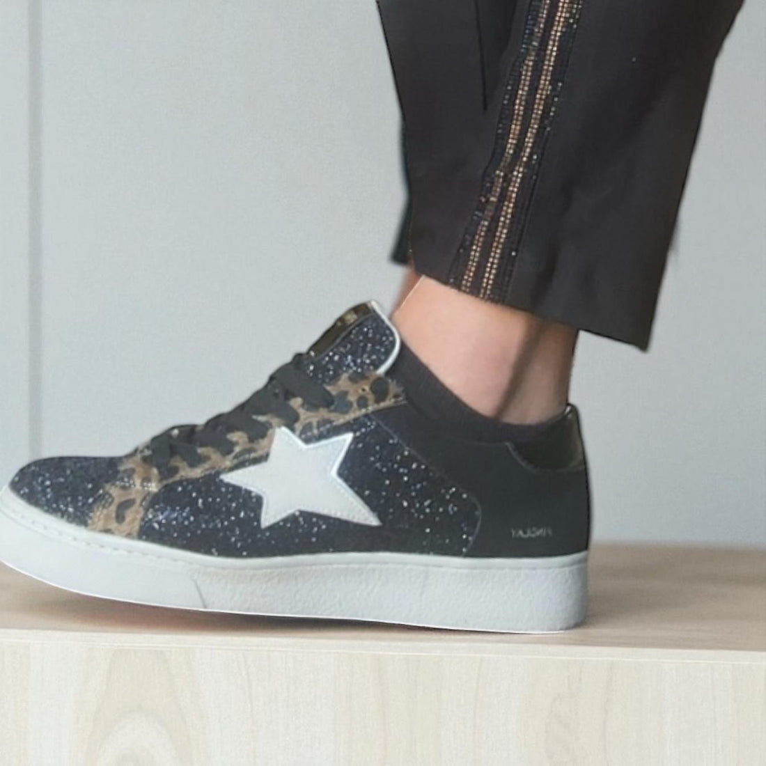 POPUP FY2720 BASKET NOIRE PAILLETÉE