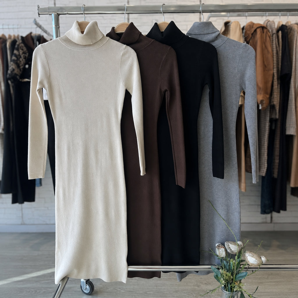 Robe maille AG63541 robe longue femme ajustée à col roulé en tricot côtelé extensible, coloris neutres selon disponibilité, tenue chic pour l&
