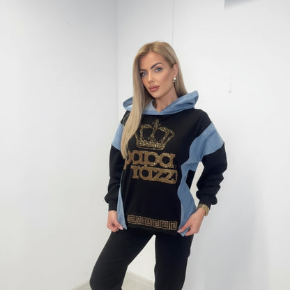 0045 PAPARAZZI ensemble jogging noir premium avec capuche en denim et détails dorés, survêtement chic orné d&