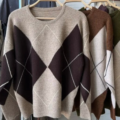 Pull argyle CH6582 – pull femme à losanges style preppy, maille tricotée, col rond et coupe ample, coloris naturels bicolores pour une tenue chic décontractée
