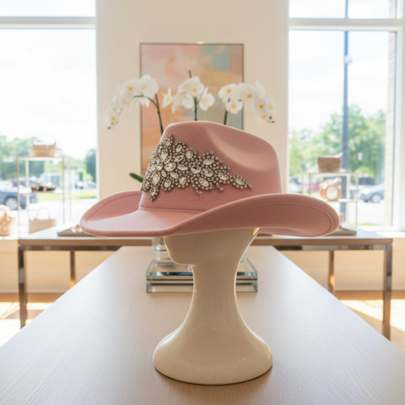 CHAPEAU  strass de cow-boy rose poudré en feutrine douce 908 avec broche luxueuse en strass argentés étincelants style barbiecore et country chic idéal pour soirée à thème anniversaire festival evjf ou look glamour