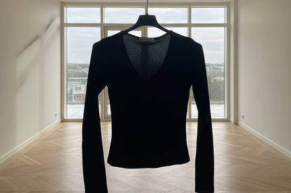 TOP 65458  col V rempli de strass pour look chic et moderne idéal pour occasions spéciales
