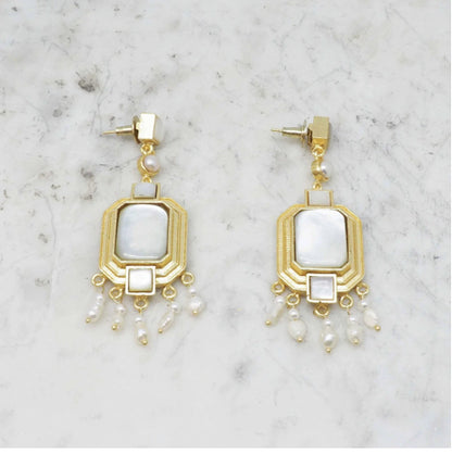 NIIKI 461 ORNEMENT BOUCLES D OREILLES (PERLES NACRÉES)