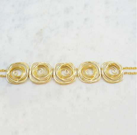 1027 NIIKI collier nuage en laiton recouvert d or (Boucles d’oreilles assorties)