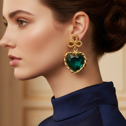 boucle cœur NIIKI PARIS boucle transparent  disponible Crystal (blanc) vert,bleuet rouge.Boucles d oreilles assorties Tout les bijoux NIIKI indisponibles sont en précommande dans un délai de 15 jours ouvrables voir en privé avec Laetitia .