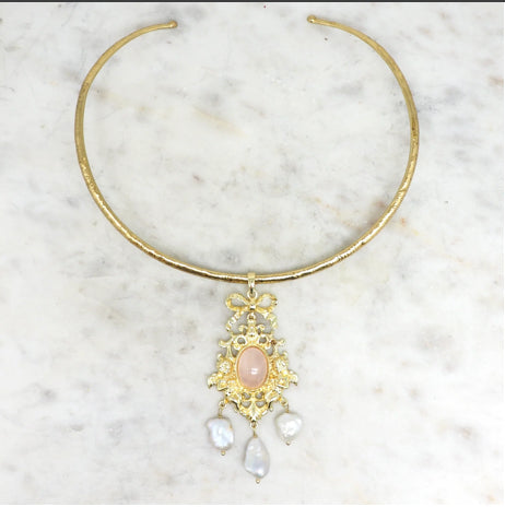NIIKI 1430 Baroquea deux pièces indépendantes boucles d oreilles ou collier ( pierre de lunes)Tout les bijoux NIIKI en rupture peuvent être en précommande dans un délai de 15 jours ouvrables voir en privé avec Laetitia .