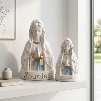 Lourdes Vierge Marie EVNLB 15BB buste religieux de Notre Dame de Lourdes en prière, statues de 13 et 15 cm blanches bleues et dorées, souvenir de pèlerinage et décoration catholique pour maison et recueillement