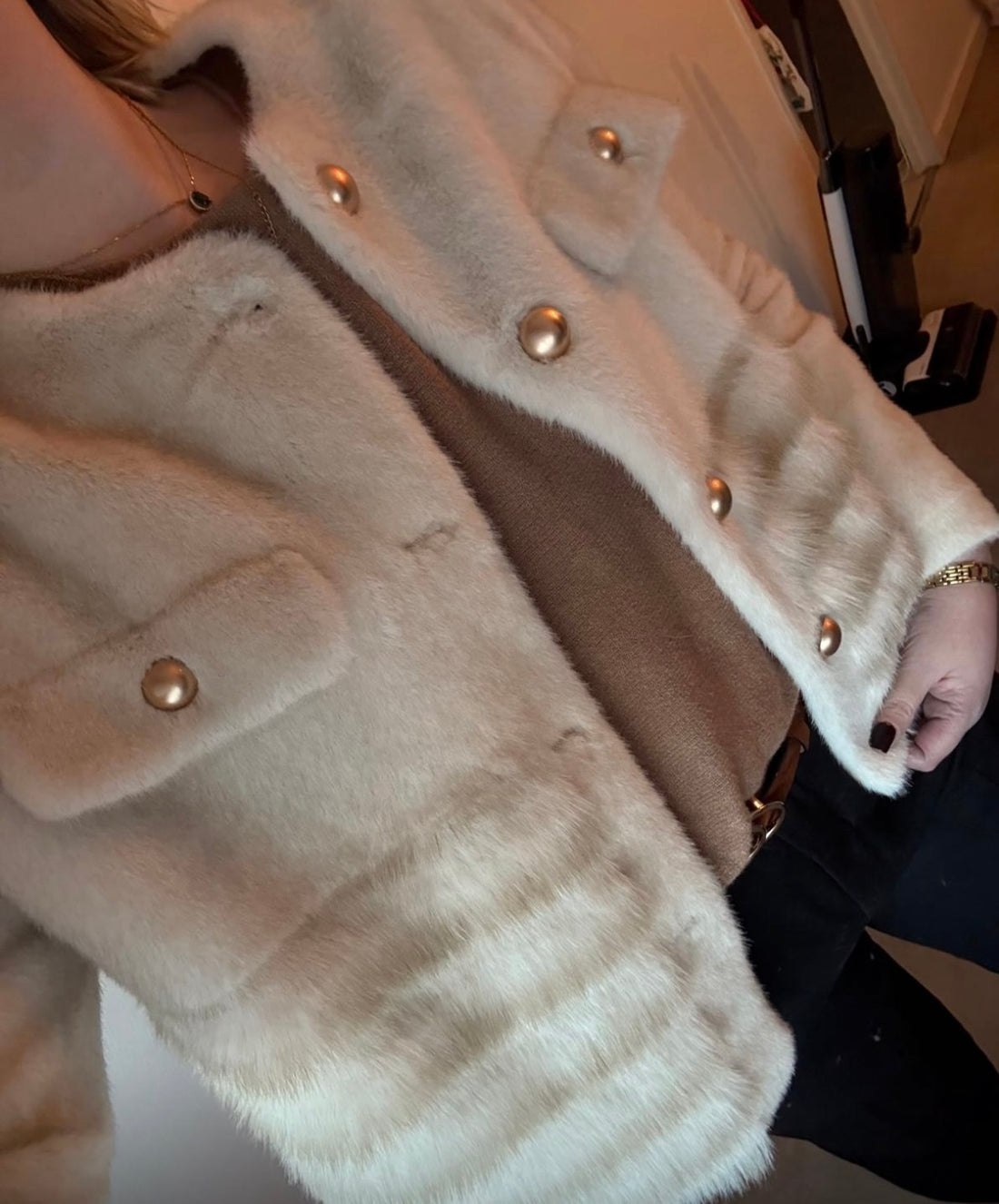POPUP GIOVANNI LIELA VESTE FOURRURE