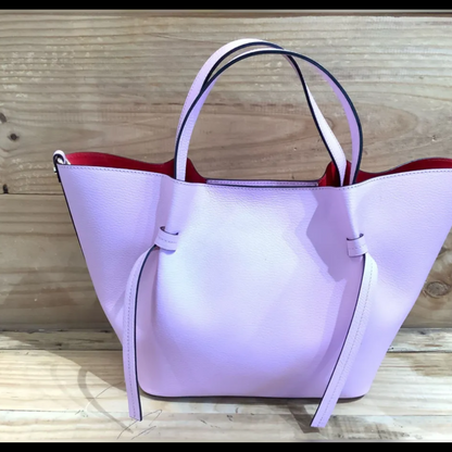 SAC CABAS 57942 confectionné en cuir grainé de haute qualité avec une doublure contrastante, doté de anses élégantes et d&