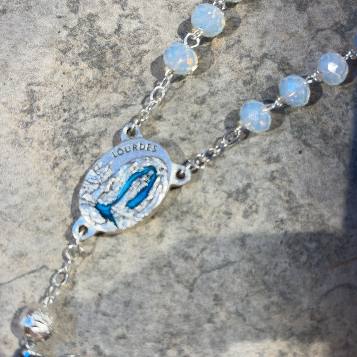Chapelet de Lourdes 20 cristal nacré transparent, vue 4
